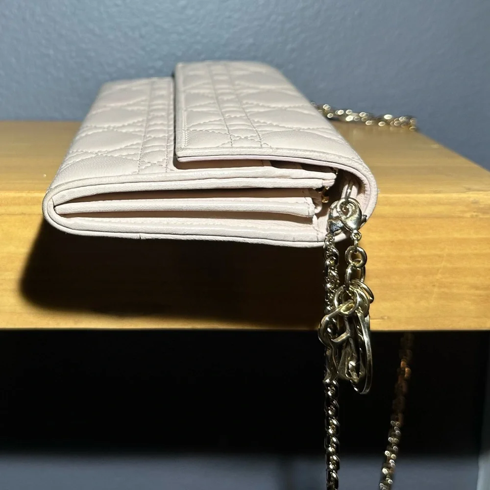 Lady Dior Lambskin Wallet on a‎ chain with Dior Charm Powder Pink - Picture 12 of 16